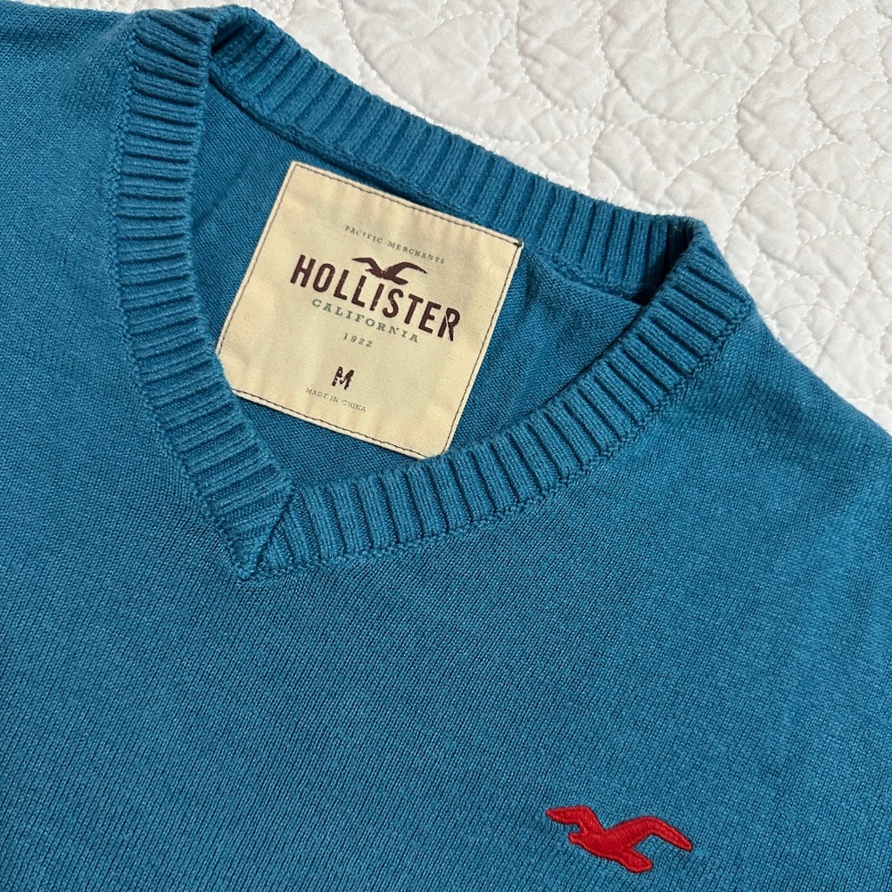 Hollister long sleeve sweater, size medium